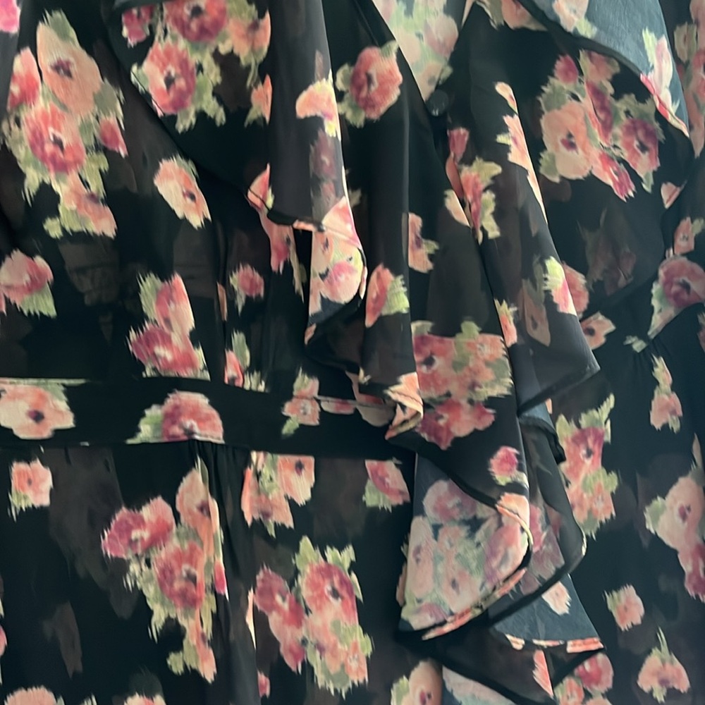 Floral Ruffle Top - Picture 6 of 10